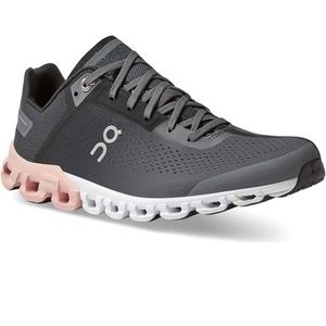 On CloudFlow running show, never worn